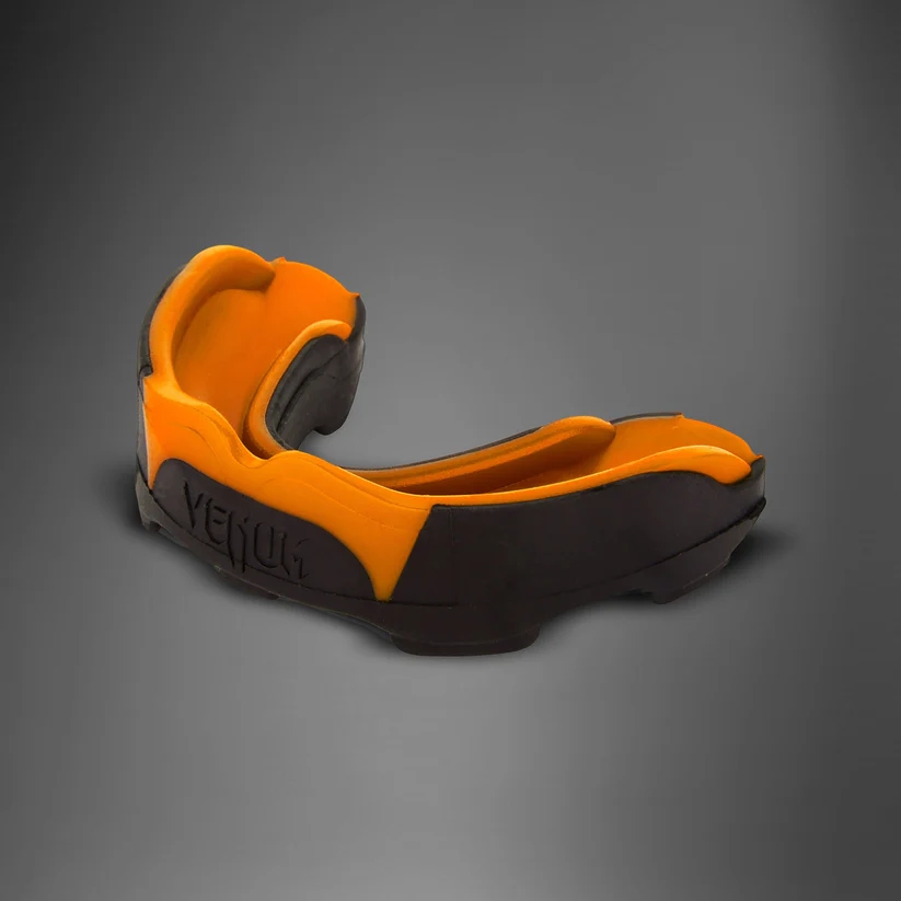 Капа Venum PREDATOR - черно-оранжевый