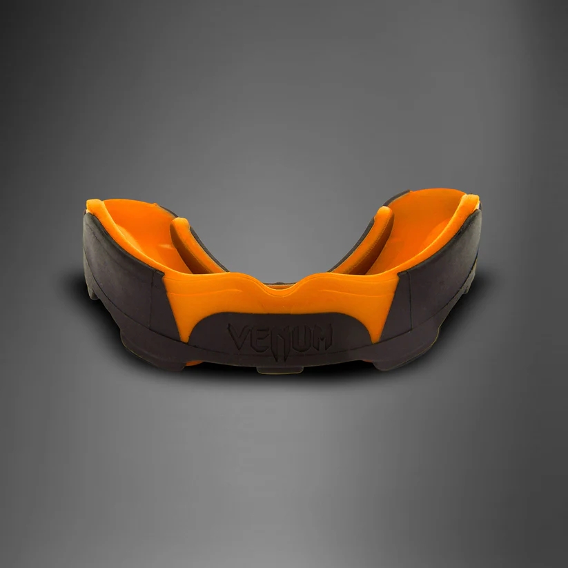 Капа Venum PREDATOR - черно-оранжевый