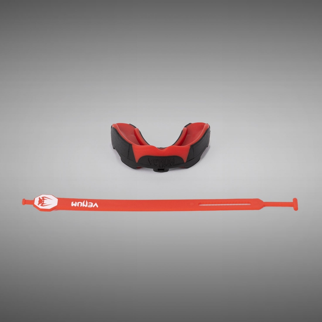 Капа VENUM PREDATOR - черно-красный