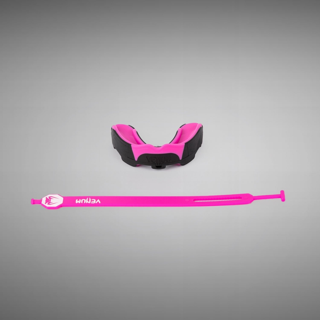 Капа VENUM PREDATOR - черно-розовый