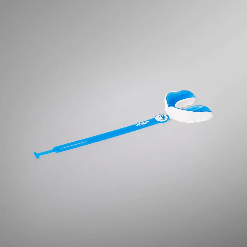 Капа VENUM CHALLENGER - бело-синий