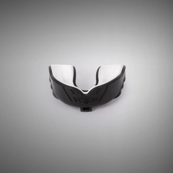 Капа VENUM CHALLENGER - черно-белый