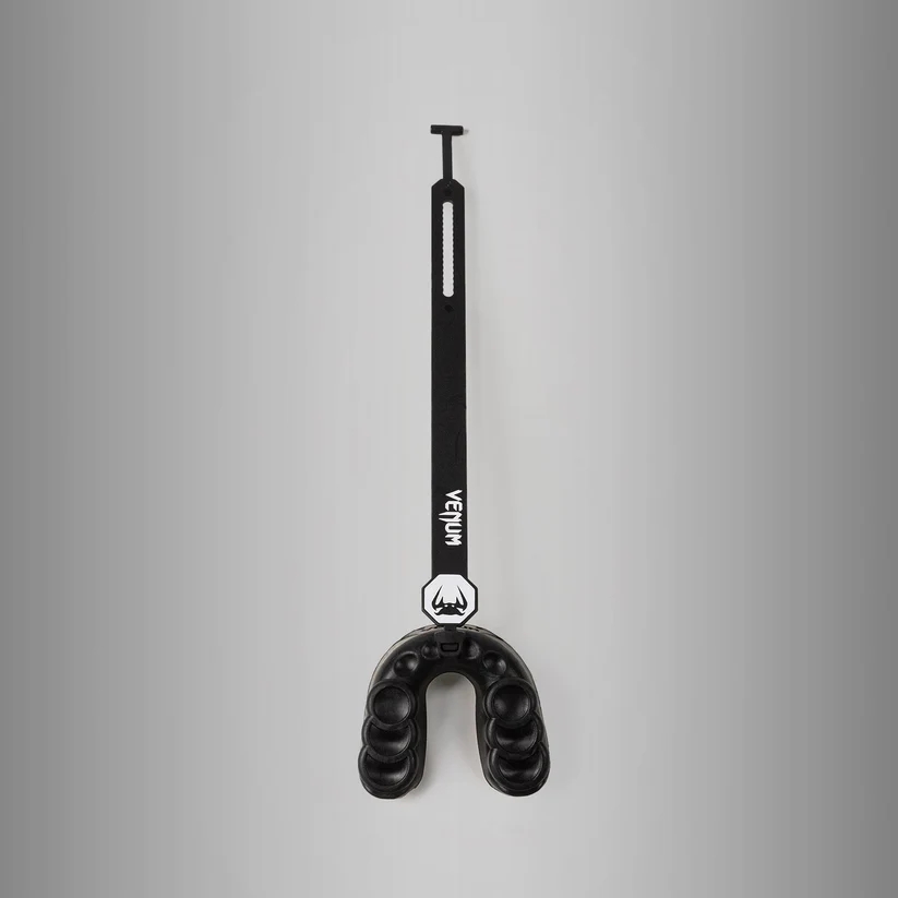 Капа VENUM CHALLENGER - черно-белый