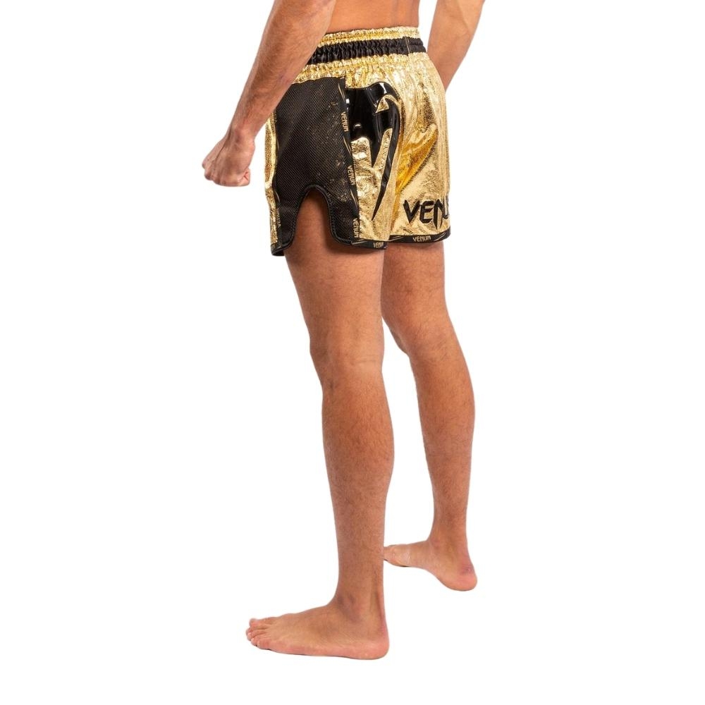 Шорты VENUM GIANT FOIL MUAY THAI SHORTS - GOLD/BLACK