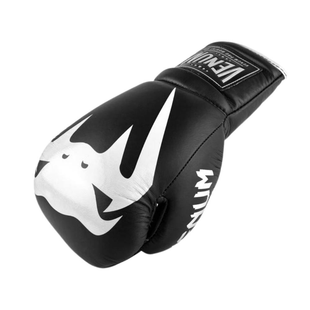 Боксерские перчатки VENUM GIANT 2.0 - WITH LACES - BLACK/WHITE