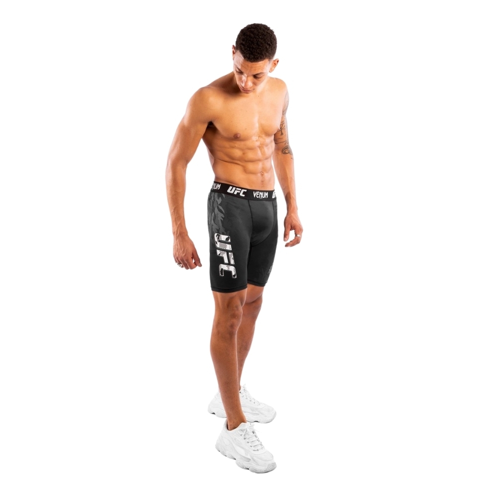 Шорты UFC VENUM AUTHENTIC FIGHT WEEK - BLACK