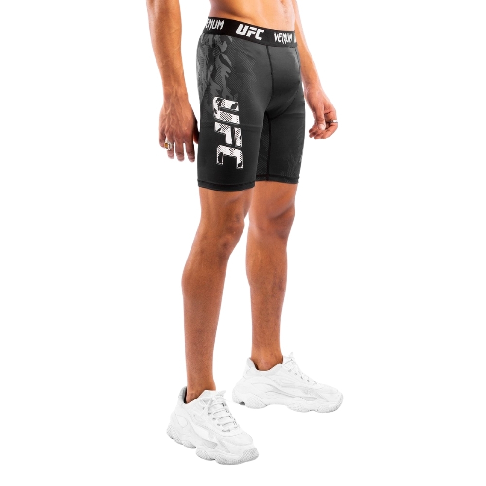 Шорты UFC VENUM AUTHENTIC FIGHT WEEK - BLACK